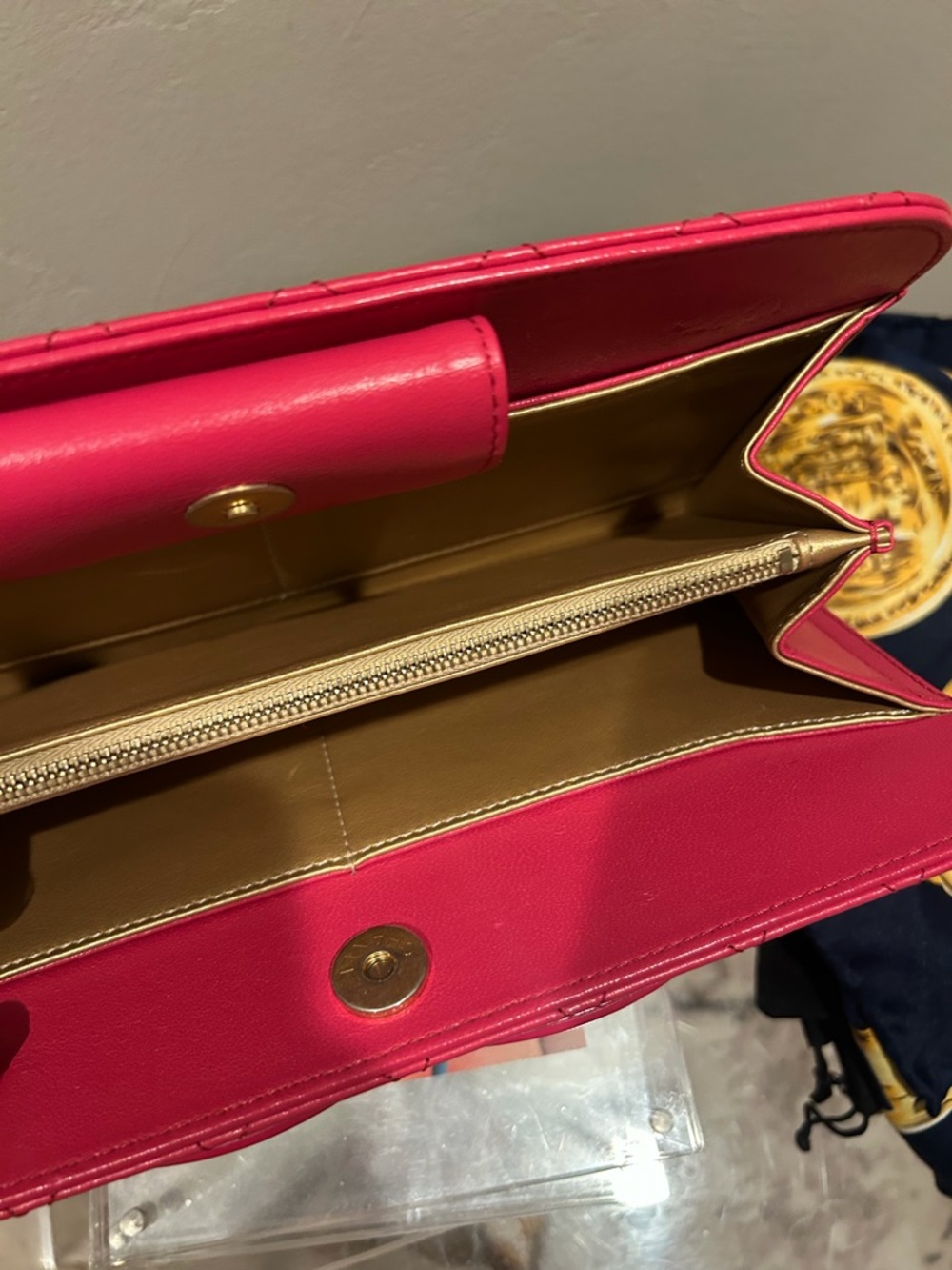 CHANEL Quilted Double CC midnight clutch - Picture 4 of 7